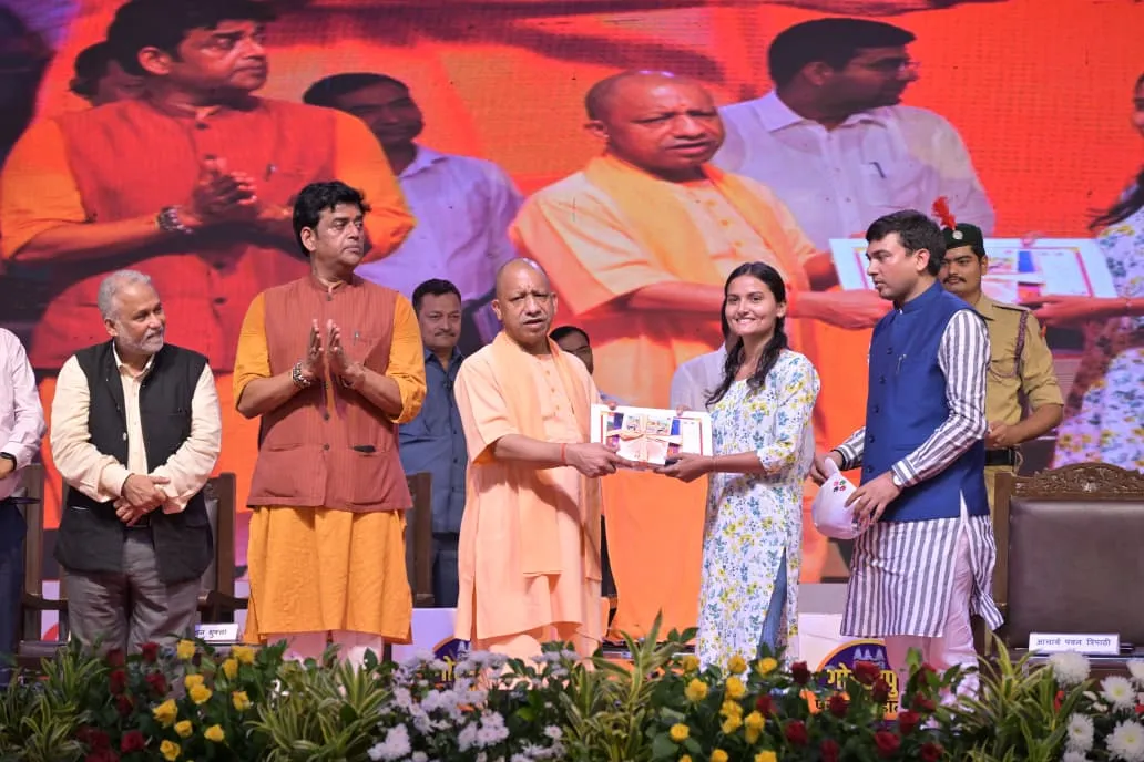 UP - CM Yogi in Gorakhpur Pustak Mela - 3 (1)