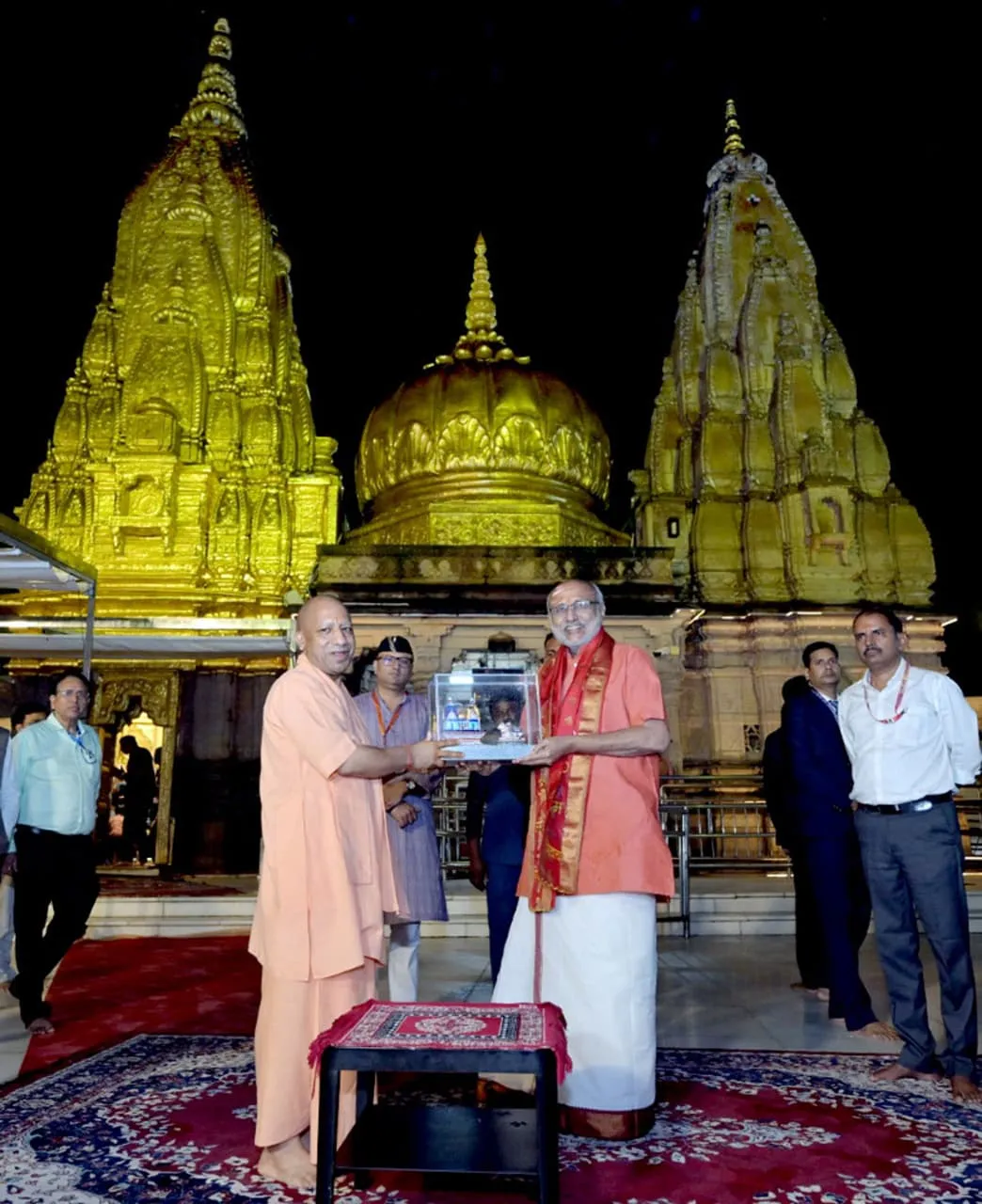 UP Desh ke uprashrapati Kashi Dham pahunche - 6