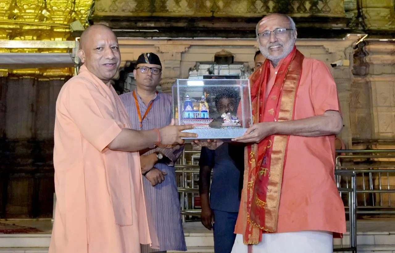 UP Desh ke uprashrapati Kashi Dham pahunche - 7