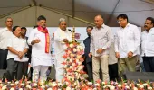 सीएम ने एक सप्ताह के भीतर बेंगलूरु में सड़क के गड्ढे बंद करने के निर्देश दिये