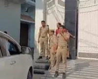 फैक्टरी के अंदर संदिग्ध गतिविधियों का अंदेशा