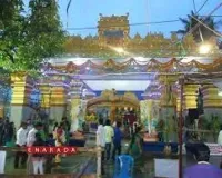 हसनम्बा दर्शन के लिए उमड़े श्रद्धालुओं को नियंत्रित करने के लिए पुलिस कर रही कड़ी मशक्कत