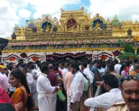 बड़ी संख्या में श्रद्धालु देवी के दर्शन के लिए उमड़े