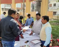 लखनऊ में एसआईआर कैंपों में उमड़ी भारी भीड़