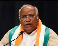 मुख्यमंत्री बदलने की चर्चा के बीच खरगे ने हाई कमान की अहमियत दोहराई