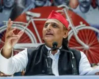 बिहार का हश्र देखकर घबराए अखिलेश! 