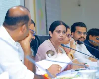 मंत्री ने अधिकारियों से जिम्मेदारी से काम करने का किया आग्रह