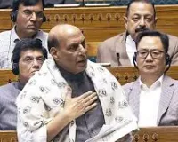 वो जिन्ना के चश्मे से वंदे मातरम को देखते हैं