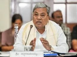 सिद्धारमैया की सफाई: “मेरे बेटे ने किसी को मुख्यमंत्री बनाने की बात नहीं कही” — कर्नाटक कांग्रेस में सियासी गर्मी तेज़