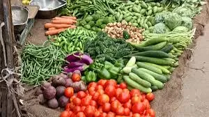 सब्जियों की कीमतें आसमान छू रही हैं, बीन्स शतक के करीब