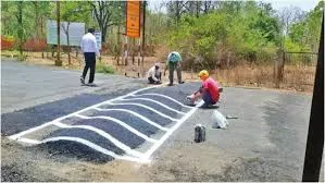 बेंगलुरु में सड़क सुरक्षा संकट, बिजली दर विवाद और आईटी सेक्टर में नई हलचल