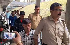  नसीरुद्दीन-फिरदौस-वासिफ-अपू ने किया था बलात्कार