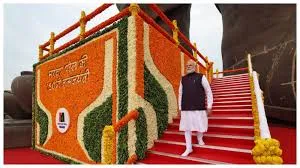  इतिहास सच हो, न कि कांग्रेस का गढ़ा हुआ पक्ष: मोदी