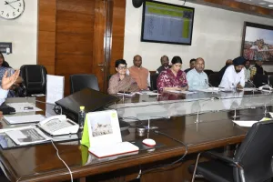 फार्मर रजिस्ट्री में सुस्ती पर भड़के मुख्य सचिव