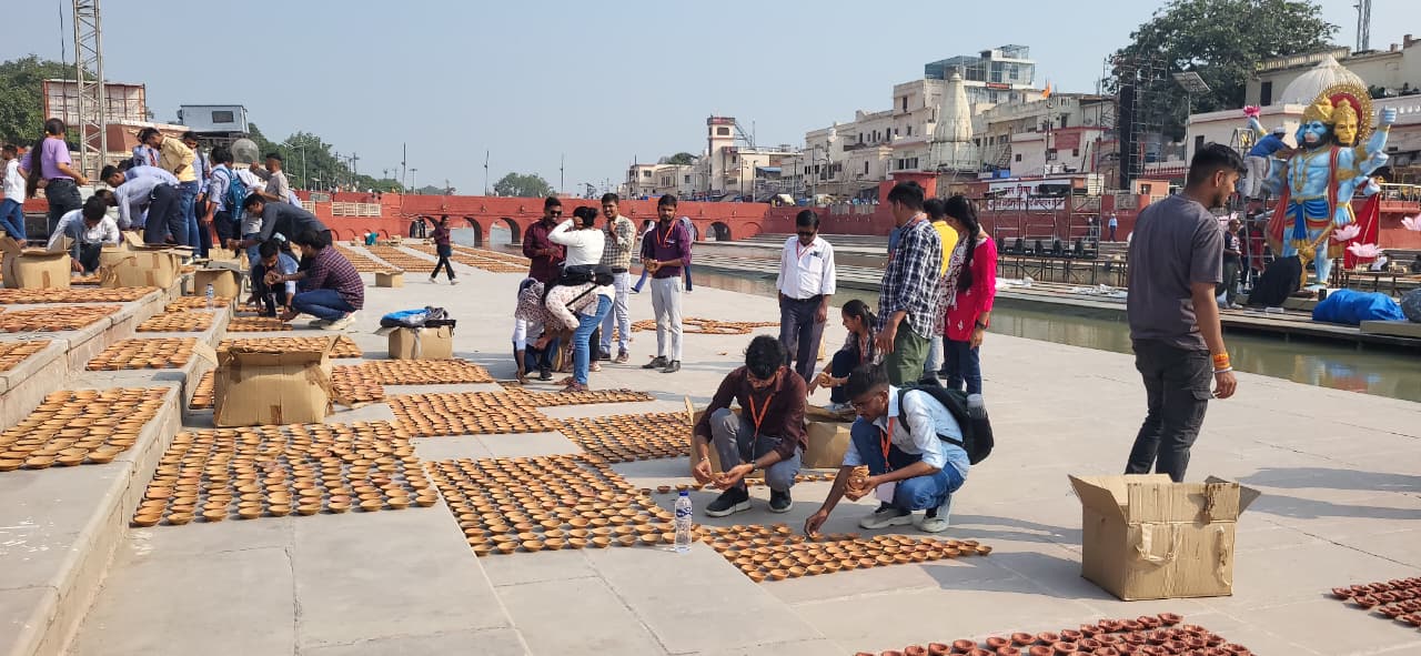 UP Ayodhya me Deepotsav ki taiyari - 1